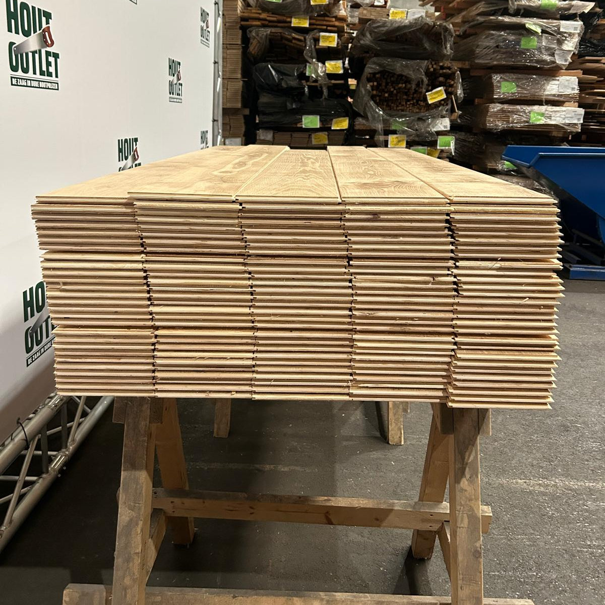 Eiken parketvloer 3 layer. Gerookt. ABC. 13,5x185. 53.39 m2.