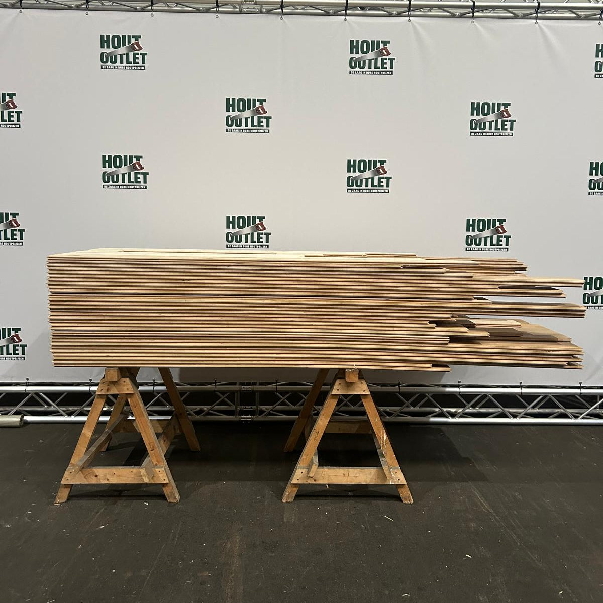Eiken parketvloer. Onbehandeld. ABC. 20x165. 65,6 m2.
