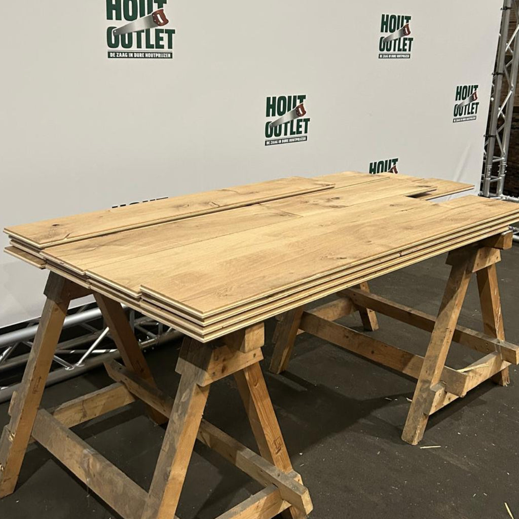 Eiken parketvloer. Onbehandeld. AB. 20x240. 5,55 m2.