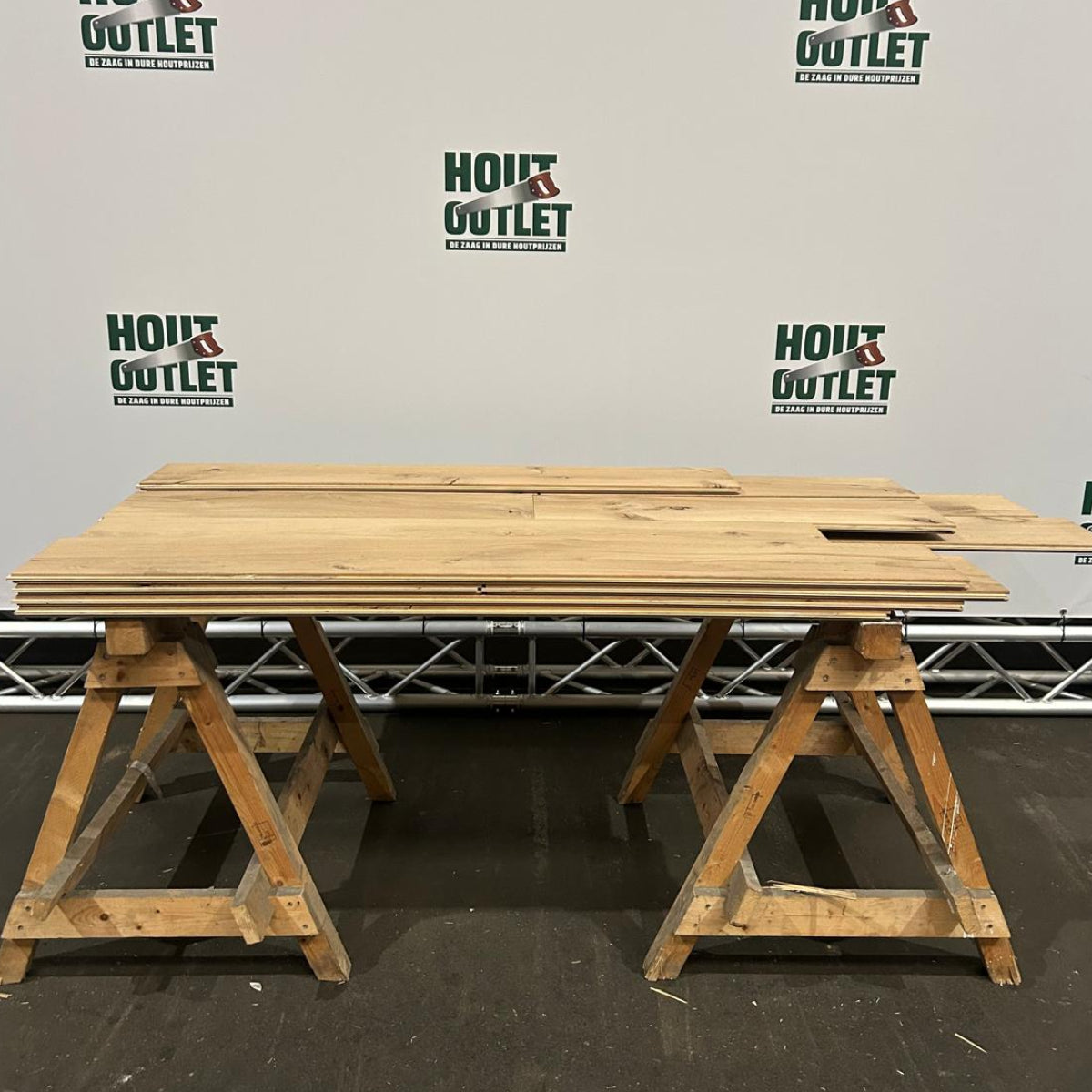 Eiken parketvloer. Onbehandeld. AB. 20x240. 5,55 m2.