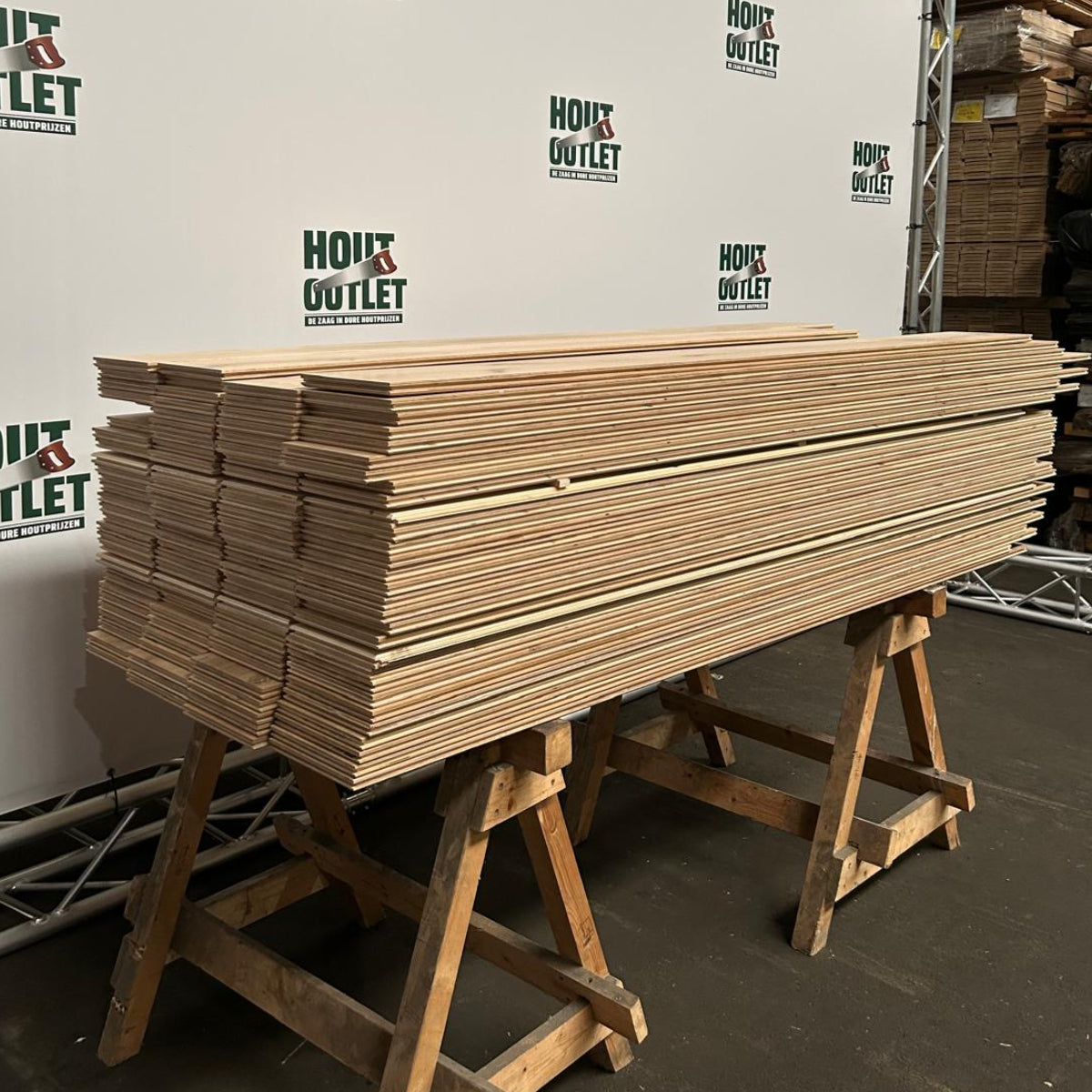Eiken parketvloer. Geschuurd. AB. 20x225. 55m2.