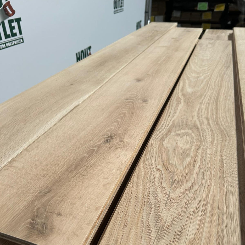 Eiken parketvloer. Geschuurd. AB. 20x225. 55m2.