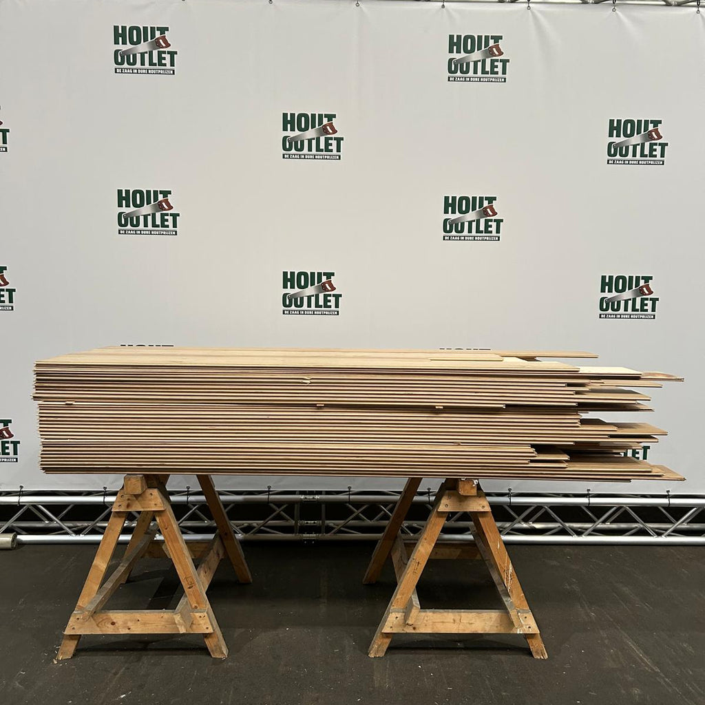 Eiken parketvloer gerookt. AB. 15x210mm. 53,68 m2.