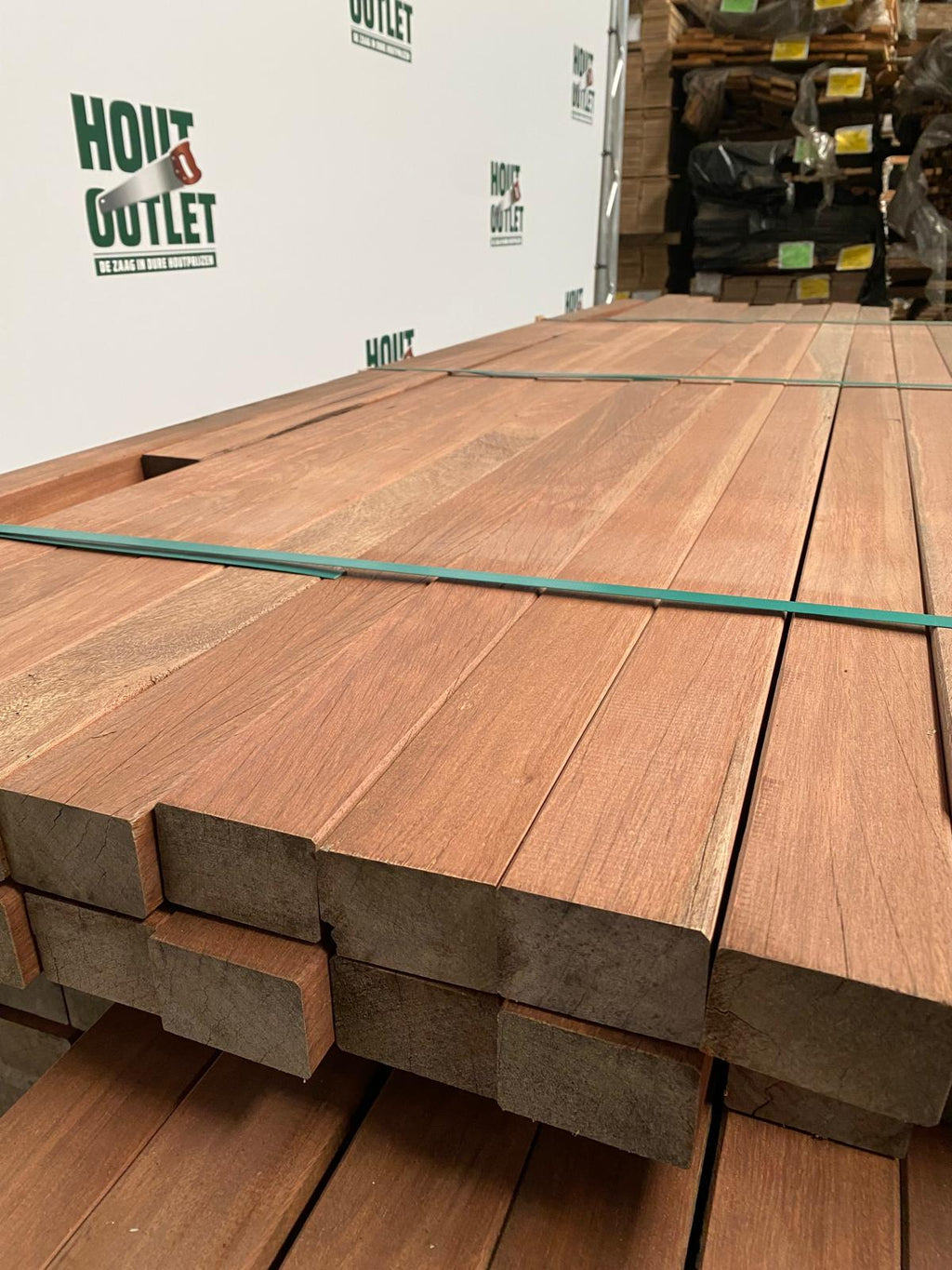 Angelim Vermello. 45x68mm