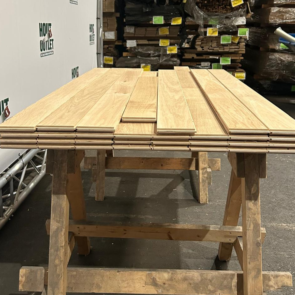 Eiken parketvloer. Onbehandeld. AB. 20x125. 21,55 m2.