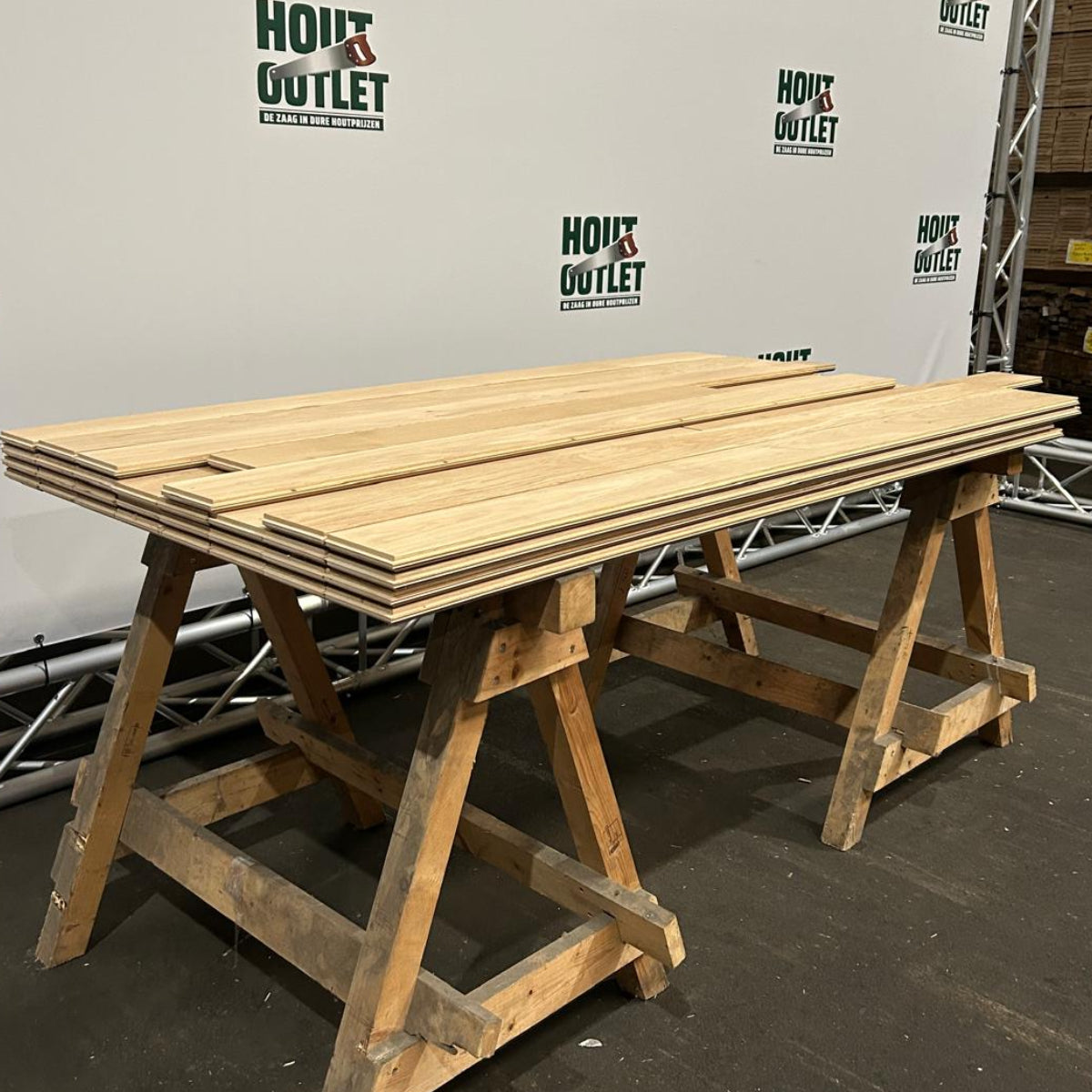 Eiken parketvloer. Onbehandeld. AB. 20x125. 21,55 m2.