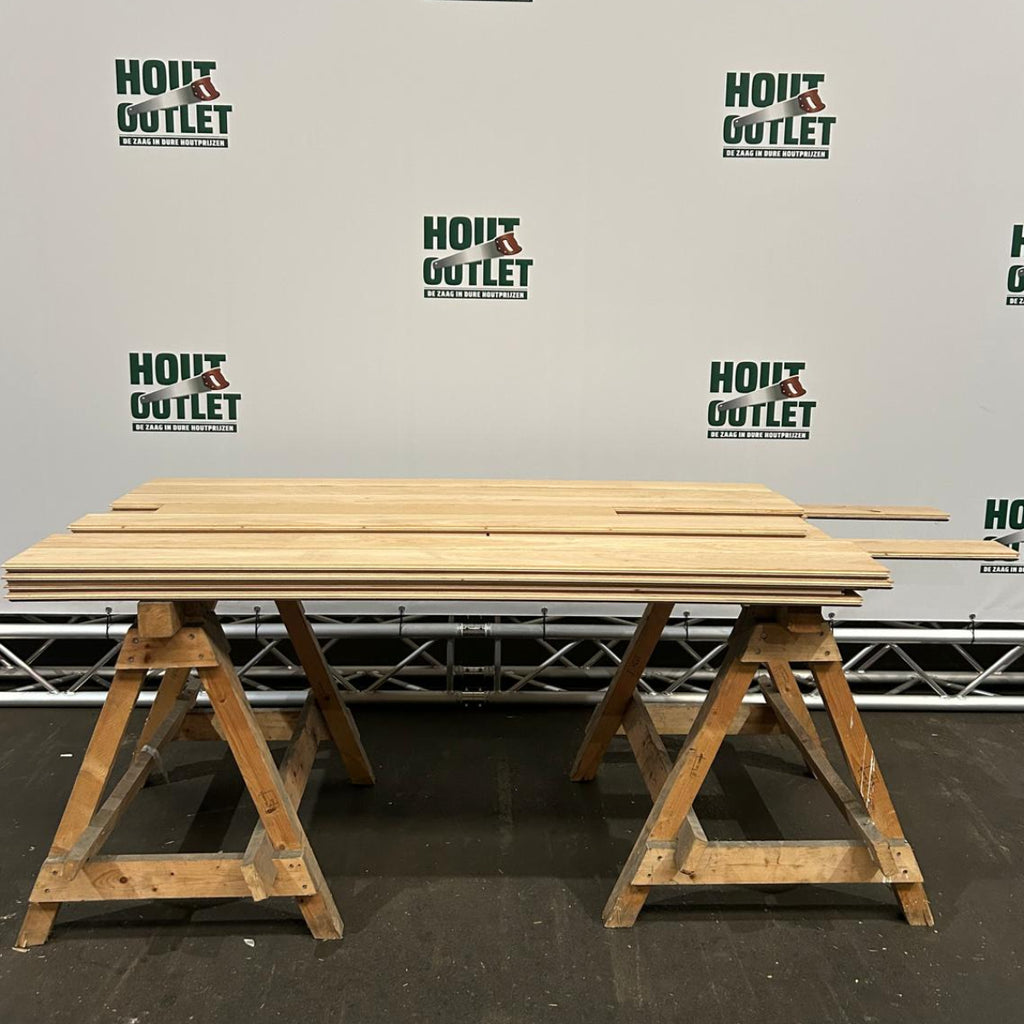 Eiken parketvloer. Onbehandeld. AB. 20x125. 21,55 m2.