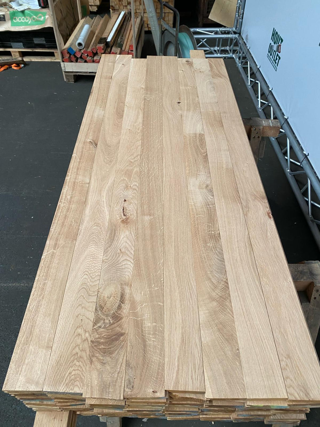 Eiken parketvloer massief. Onbehandeld. Rustiek. AB. 20,4x80. 12,48m2.