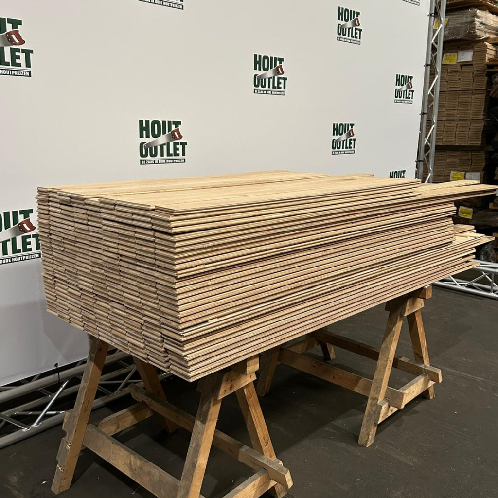 Eiken parketvloer. Onbehandeld. Rustiek. 18x105. 55,09m2.