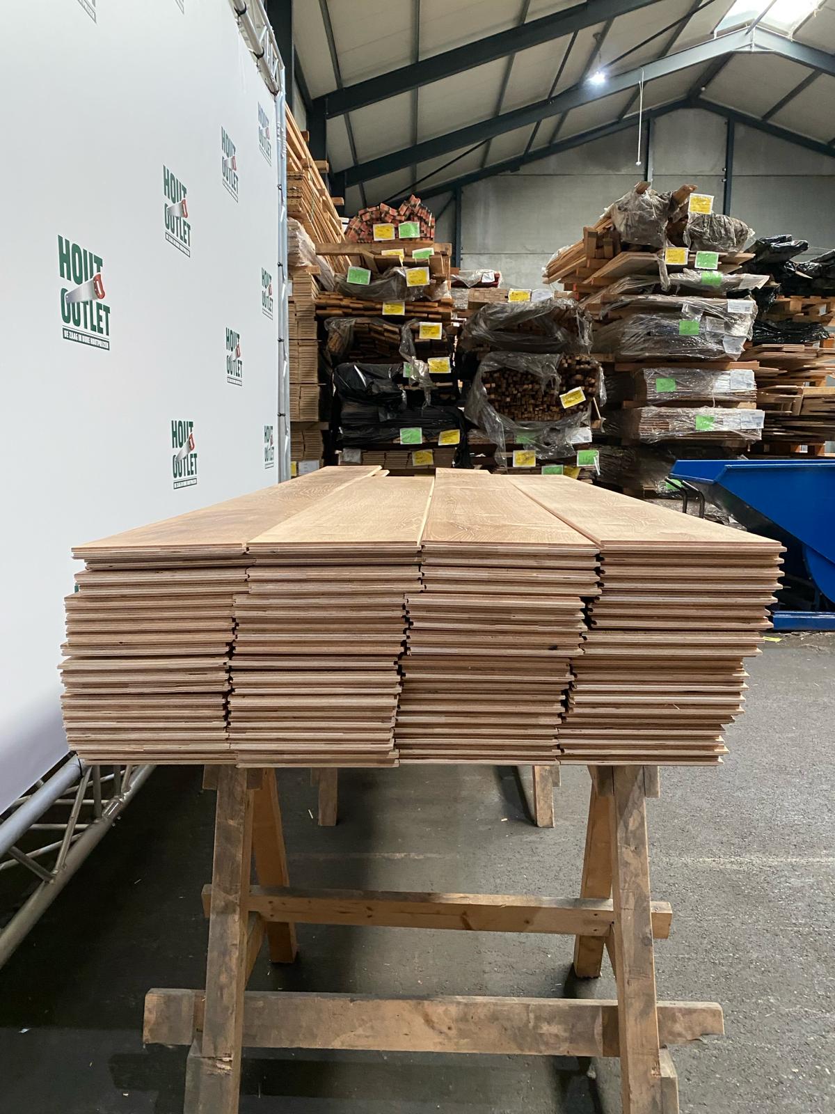 Eiken parketvloer. Dubbel Gerookt. AB. 18x245. 44,01m2.