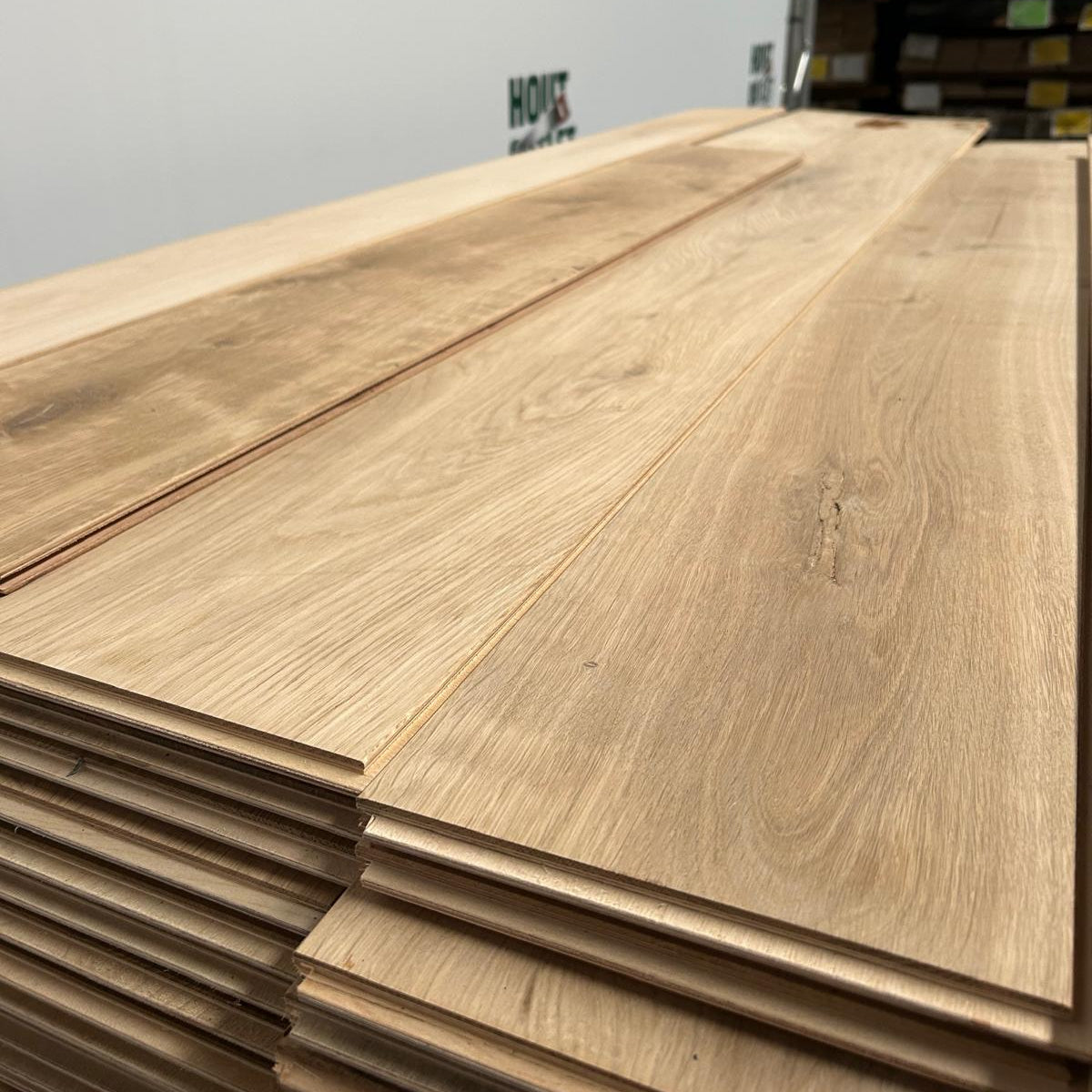 Eiken parketvloer. Gerookt. AB. 14,5x205. 36,77m2.